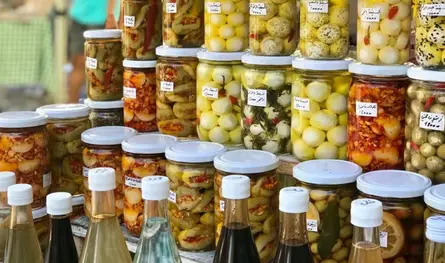 المونة الشتوية في لبنان.. كيف يغيّر الغلاء عادات وموائد اللبنانيين؟