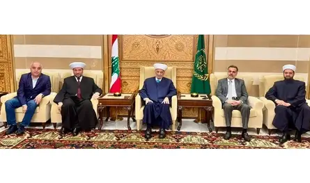دريان عرض مع النائب عبد العزيز الصمد الأوضاع العامة