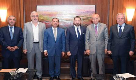 عقدة &quot;السنة المستقلين&quot; تراوح مكانها.. والكرة في ملعب عون 