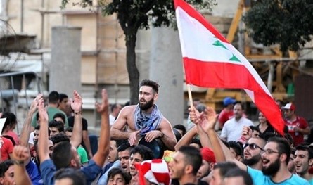 &quot;على هذه الأرض ما يستحق الحياة&quot;