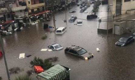 صورة مؤثرة جداً في ظل السيول والفيضانات. ما هذا؟