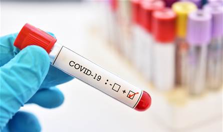 ممثل لبناني قدير يعلن إصابته بكورونا (فيديو)