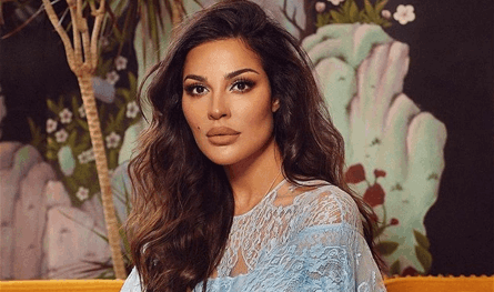 نادين نسيب نجيم تخطف الأنظار بفستان أصفر.. هل قلدت ياسمين صبري؟ (صور وفيديو)