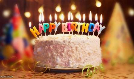 بأغنية خاصة.. إعلامي لبناني يحتفل بعيد ميلاد زوجته بأجواء ملكيّة! (فيديو وصور)