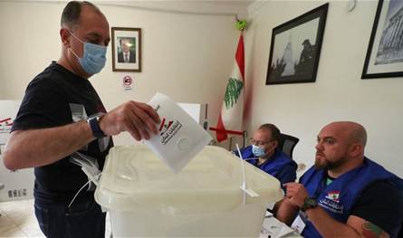 مشهد جديد إفتتح في لبنان.. مَنْ أصاب الحريري فعلياً في مرمى المقاطعة؟!