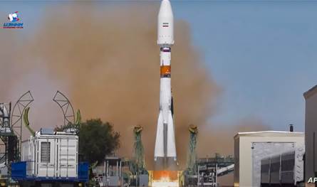 &quot;قادر على مراقبة إسرائيل&quot;.. إطلاق قمر صناعي إيراني بصاروخ روسي