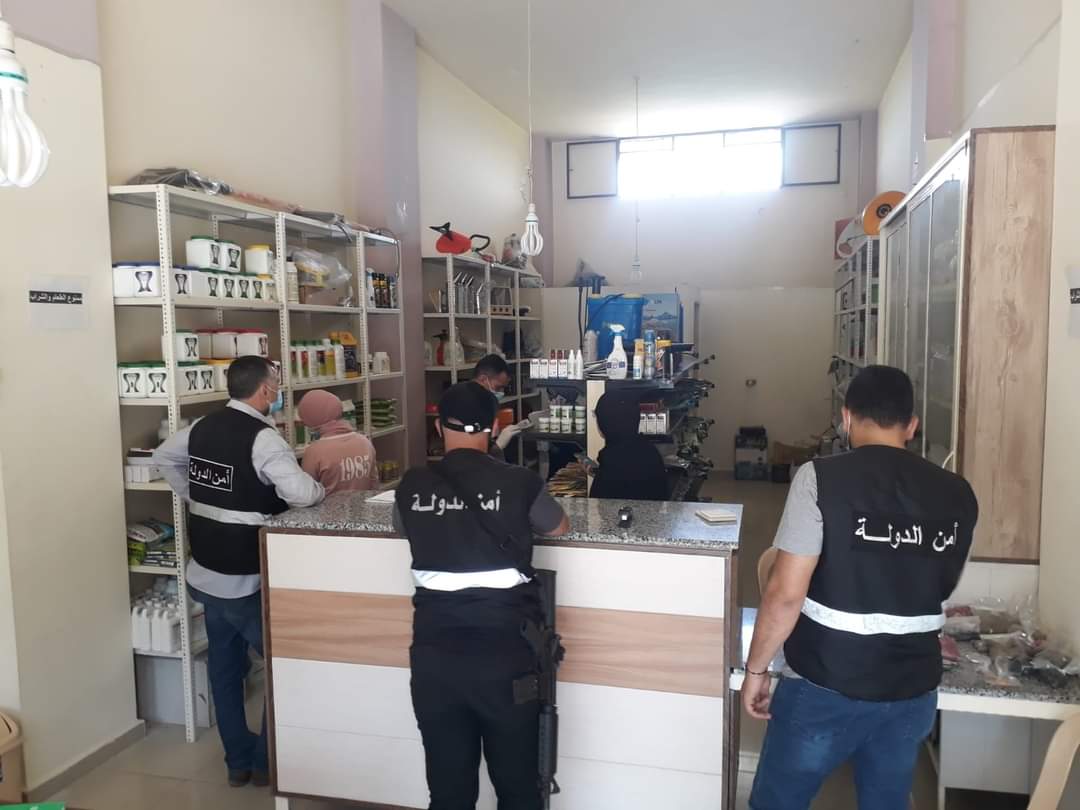 دوريات في عكار لمنع الاحتكار (صور) 1 %D8%AC%D9%88%D8%B1%D9%8A1 637545344868799018