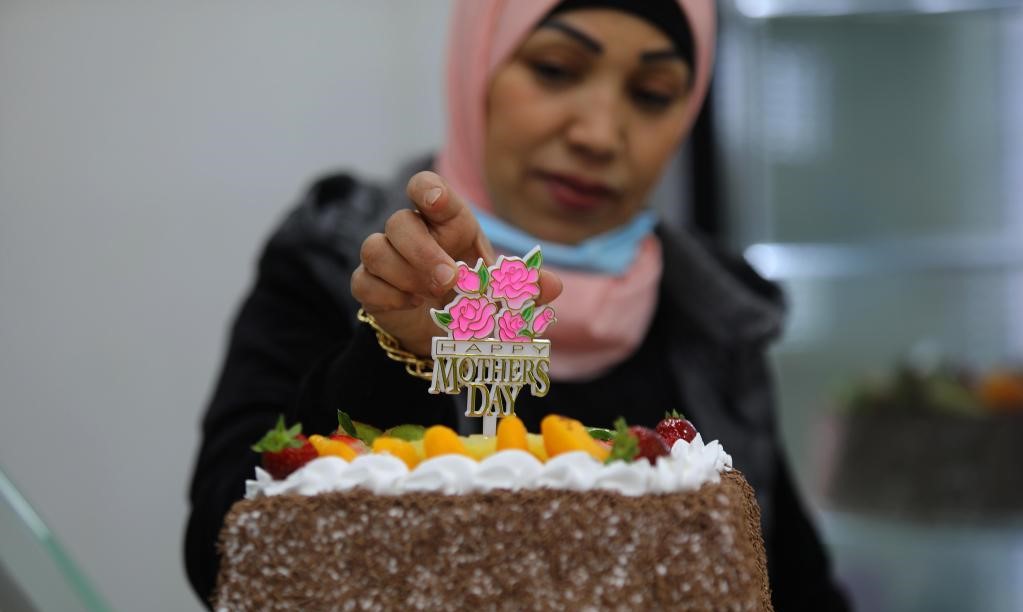 عيد الأم في لبنان.. هدايا وورود ونغصة 3 ExtImage 5796170 1019005184