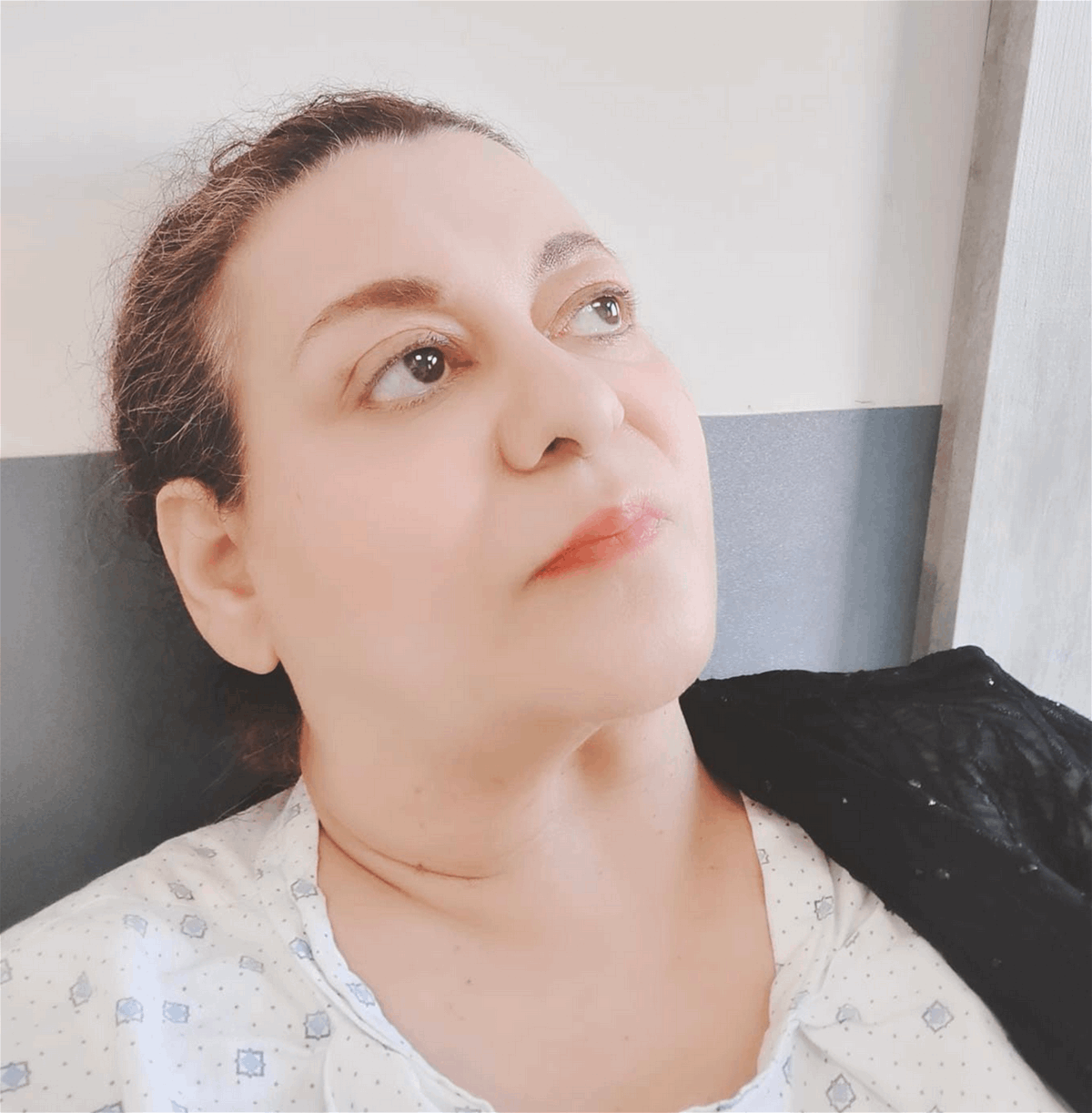 أثناء تصوير مسلسلها في لبنان.. فنانة مصرية شهيرة تتعرّض لوعكة صحية وهذا وضعها (فيديو) 2 ExtImage 7988069 503471744