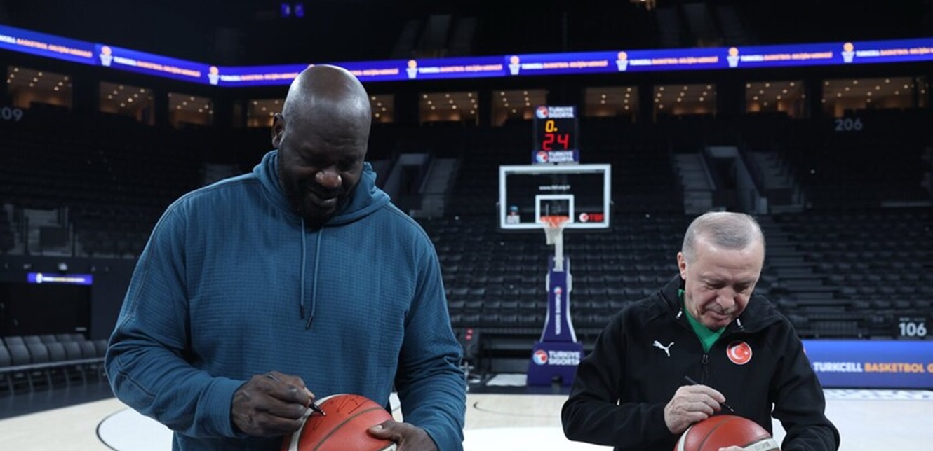 لقاء استثنائي يجمع أردوغان وشاكيل أونيل في إسطنبول