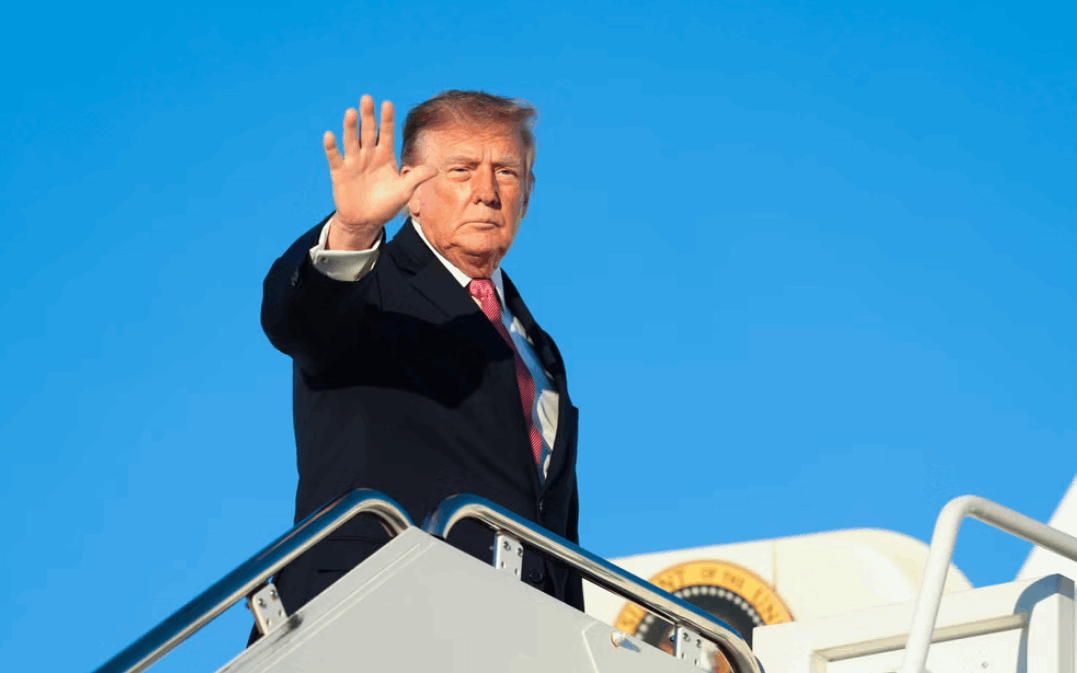After a White House Spat, Trump Excludes a Reporter from His Presidential Plane