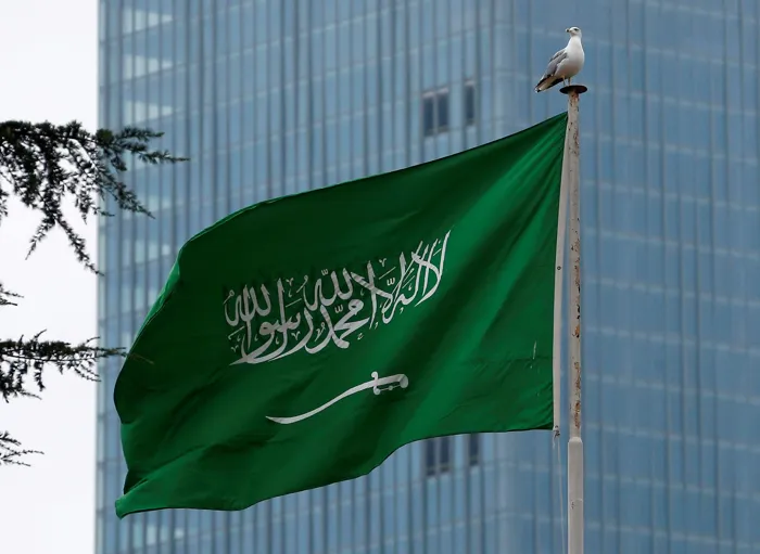 After a series of alerts, Saudi Civil Defense announces that the danger has passed in several regions