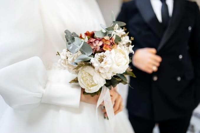 Amid tight secrecy... A famous Arab star celebrates her only son’s wedding today
