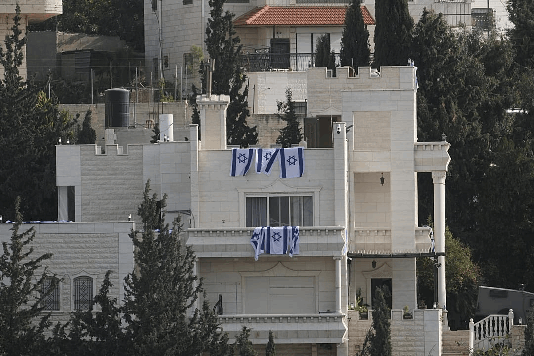 After two soldiers are killed, Israel displaces around 250 Palestinian families in Hebron