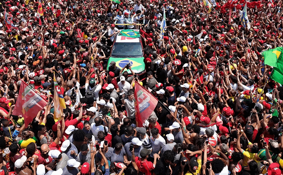 البرازيل تحسم خيارها الأحد... اليسار في مواجهة اليمين