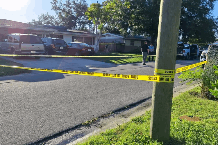 Horrific crime... A man waits for the family to leave before killing his ex-wife!