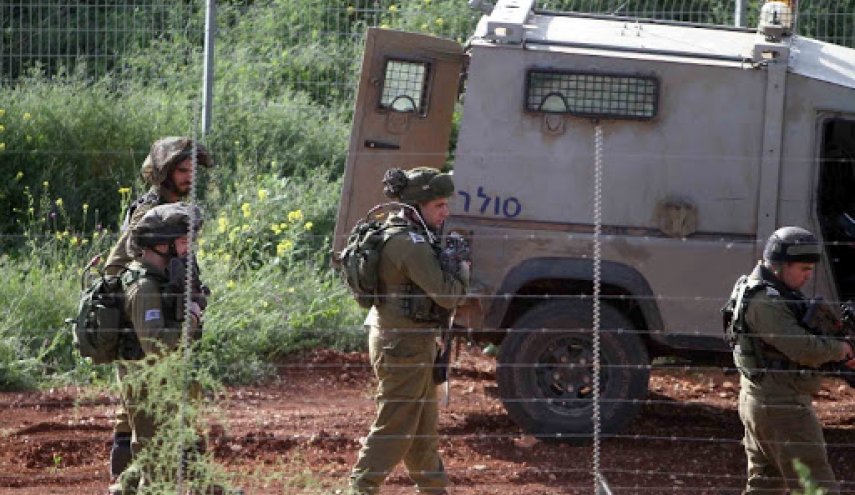 This morning... Israeli soldiers expelled farmers from Ktaf Helta - Shanooh Road