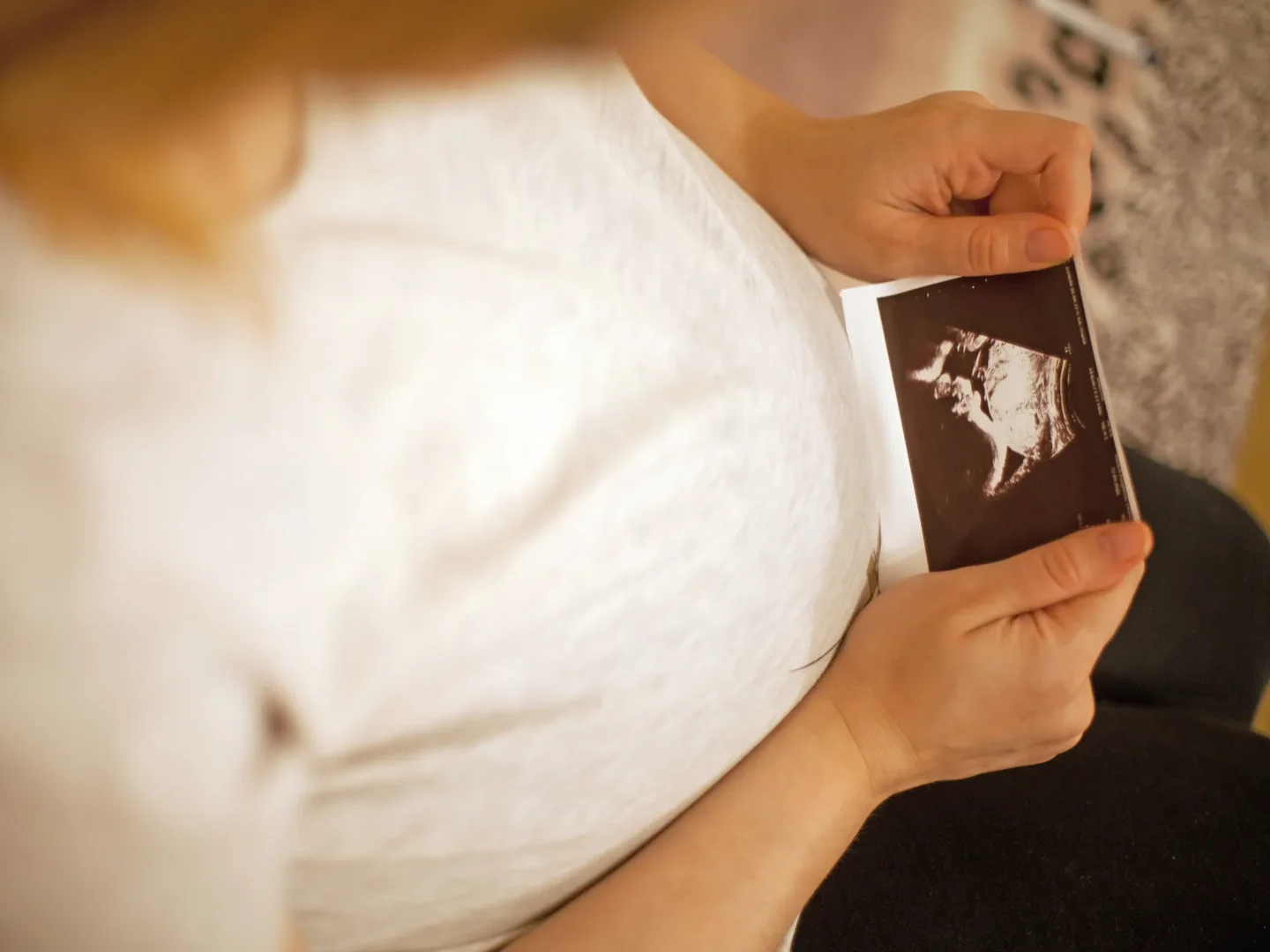 She was suffering from severe abdominal pain… The 10-year-old girl is pregnant!