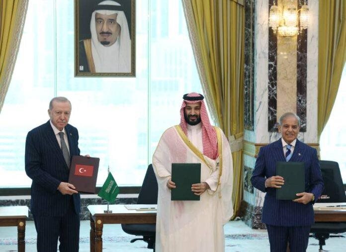 Will the meeting between Saudi Arabia, Pakistan and Turkey with Iran prevent war?