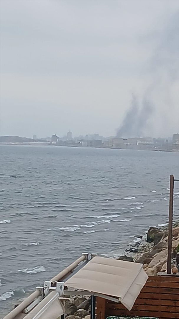 A large fire breaks out in Sidon