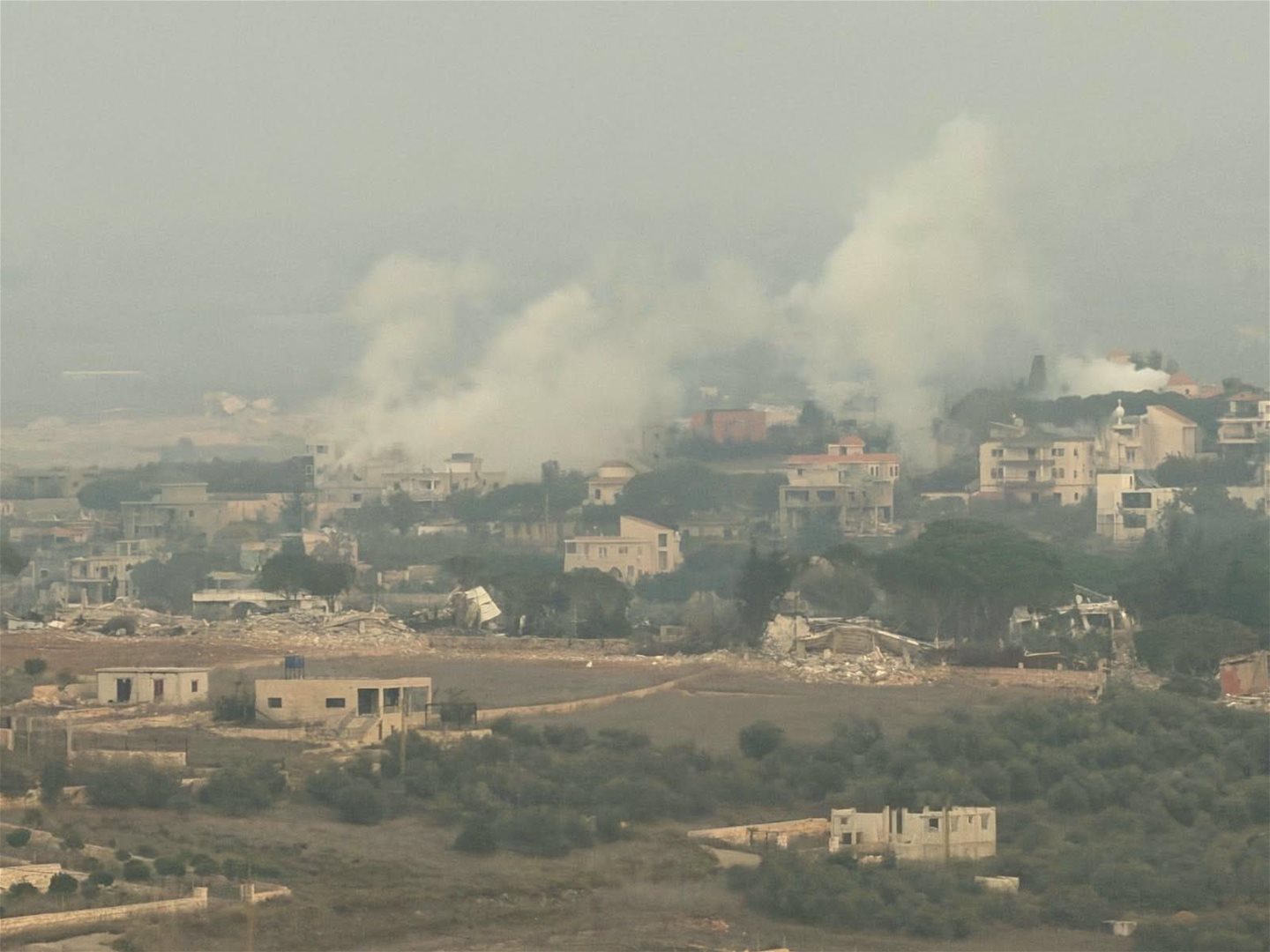 An Israeli bombing in the Hamra area – Al-Ruwais neighborhood in the town of Zawtar al-Sharqiya