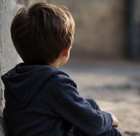 In a photo: Unidentified child in Tariq al-Jadideh… Does anyone know his family?